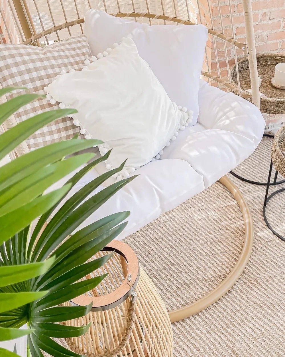 Discount Beliani Riipputuoli Jalustalla Polyrottinki Beige Allera